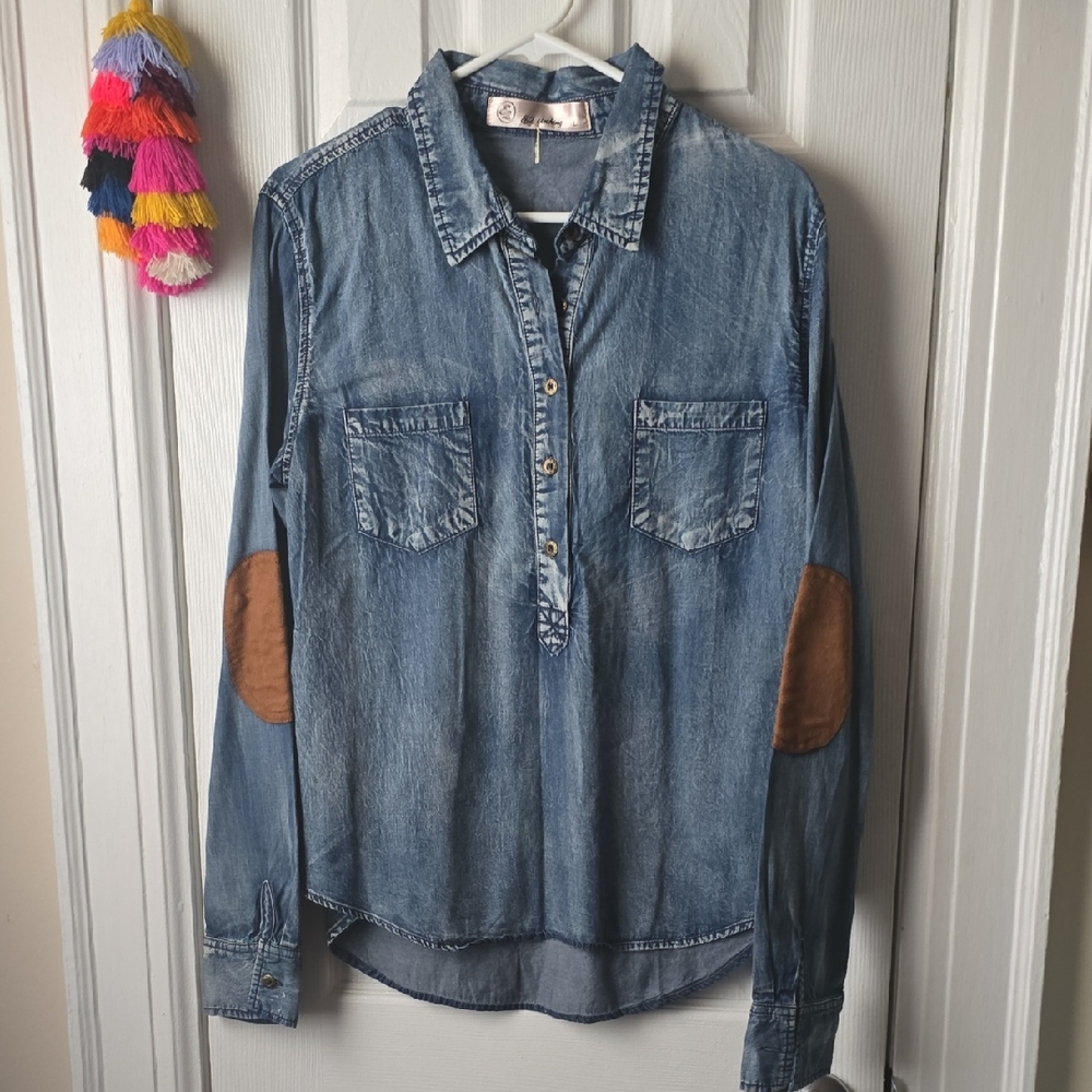 NWOT DENIM SHIRT WITH BROWN SUEDE ELBOW PATCHES